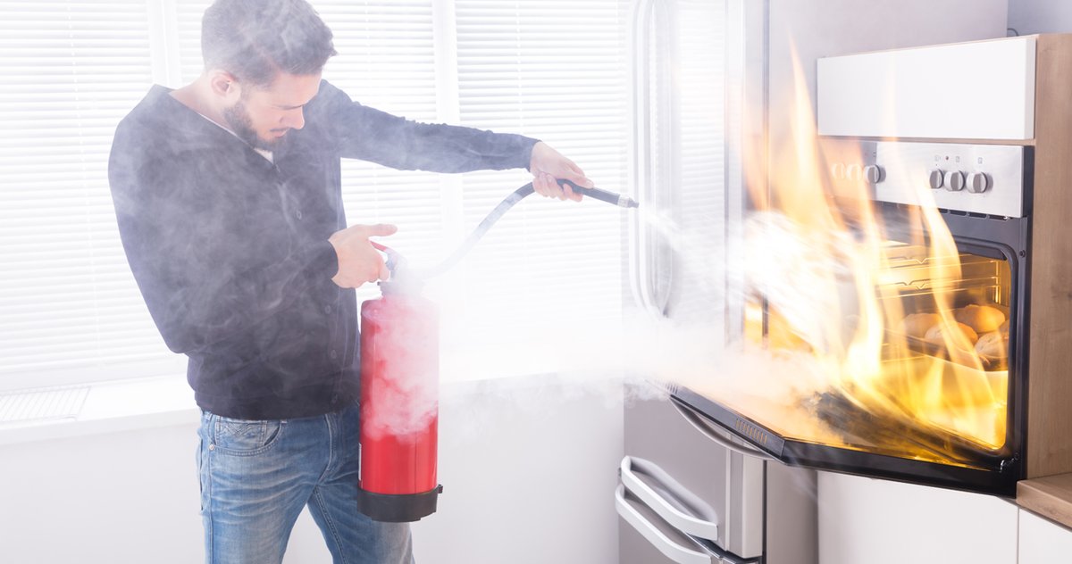 👇 Aquí te compartimos algunas nociones básicas de prevención de incendios para proteger tu hogar y a tus seres queridos. ¡La seguridad comienza contigo!  bit.ly/4eqbJTe