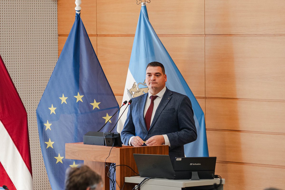 Edvards Ratnieks tweet media