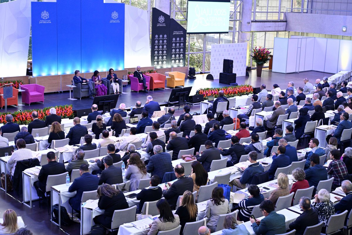 En un momento en que los valores democráticos están gravemente amenazados en todo el mundo, la Asociación Internacional de Universidades Jesuitas (IAJU) organizó una sesión previa a la Asamblea #IAJU2025 titulada “La democracia en crisis”. El taller respondió al llamado del P.