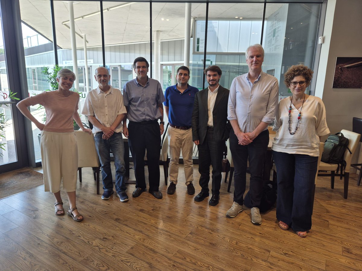 JoseLZofio's tweet photo. I’m thrilled to share that Sergio Barbosa Martínez, has successfully defended his Ph.D. under the supervision of Prf. Saiz and myself! Thxs to the committee members for their availability and invaluable comments: Prfs. Boschma, @cesifoti, @CataB_Martinez,  Galaso, and Cuenda. https://t.co/Uqk51PtFqL