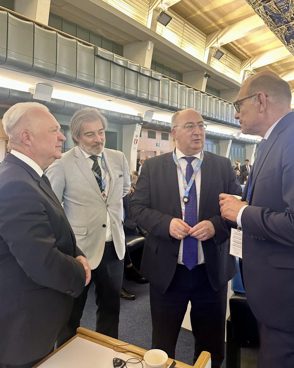 🇮🇹 Em #Roma, na 44.ª Conferência da Food and Agriculture Organization of the United Nations (FAO), defendi um rendimento justo para os agricultores. O #agricultor não pode continuar a ser o elo mais fraco da cadeia de valor.

Sem retirar importância à investigação fundamental,