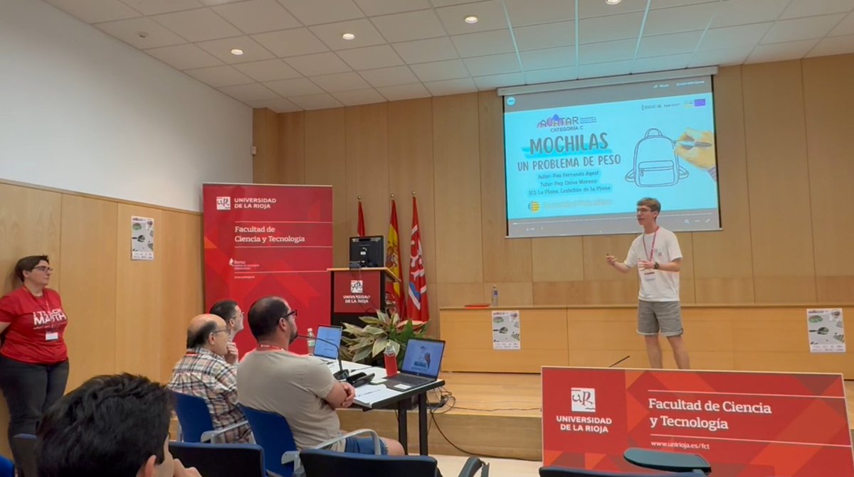 Felicitem el nostre alumne Pau Ferrando, guanyador del premi nacional d'Estadística 'AVATAR', celebrat a la Universitat de La Rioja. Ha estat reconegut pel seu treball d'investigació sobre el pes de les motxilles que porta l'alumnat de l’IES La Plana. Enhorabona, Pau!