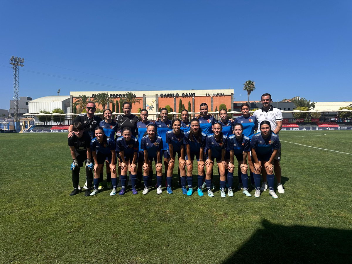 BonavistaCF's tweet photo. 🥉 Nuestro Cadete A se acaba alzando como terceras del Torneo Summer Esei Cup tras una magnifica actuación de todo el equipo. ¡Este es el camino!

#familiabonavistacf❤️💙 https://t.co/fu6o4wk7GB
