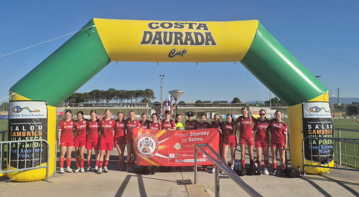 ASWFCofficial's tweet image. Tour update from Salou! 🇪🇸⚽
Our U16s & U18s are flying at the @costadauradacup – fierce fixtures, beach bonding & big memories already made! 💥
Huge shoutout to our players, coaches & incredible sponsors.
#ASWFConTour #womensfootball