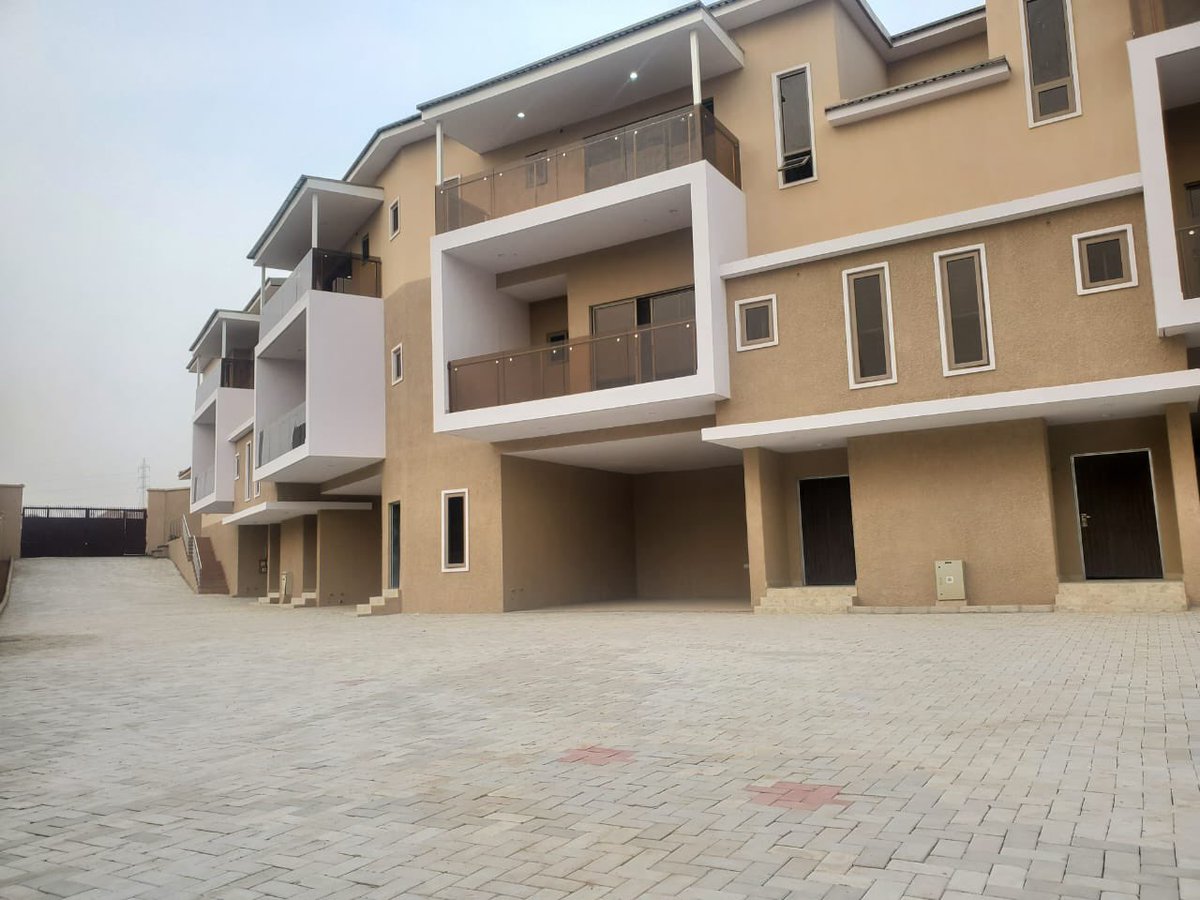 Uncle2Triplets's tweet photo. Abuja Property for Sale!!!
Fully finished 6 units of 4 bedroom, terrace duplexes with 1 room BQ.
• 5 Rooms per terrace duplex.
📍: (High end district) Guzape.
• Each unit with a car port that takes 2 cars, in addition to the large compound.
Title: C of O.
#1.8b
#strapps https://t.co/7TOhQY5TPG
