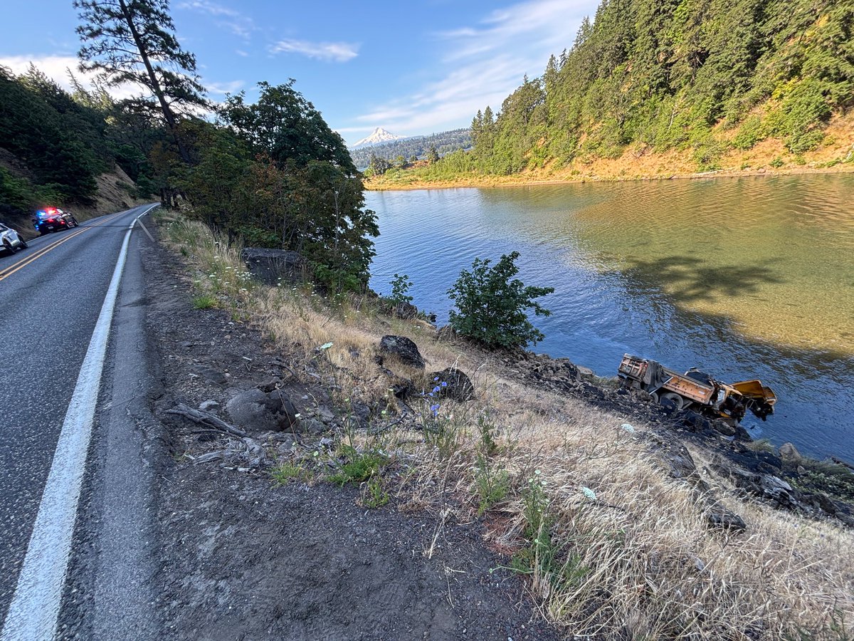 District 5 PIO (@wspd5pio) on Twitter photo Dump truck into the river! Driver was transported with minor injuries. SR 141A will be closed temporarily for the recovery of the dump truck. <a href="/wsdot_southwest/">WSDOT Southwest</a> Dump truck into the river! Driver was transported with minor injuries. SR 141A will be closed temporarily for the recovery of the dump truck. <a href="/wsdot_southwest/">WSDOT Southwest</a>