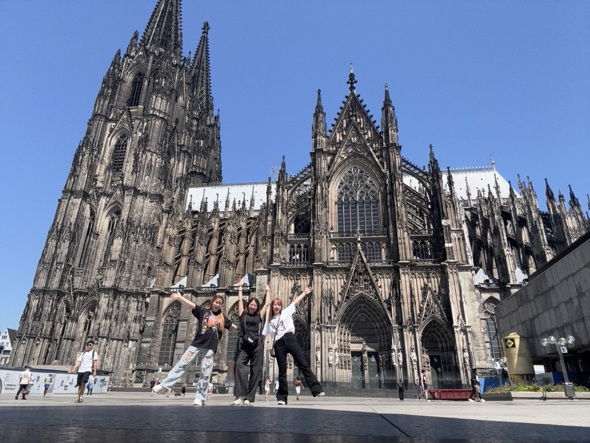 KOIAI_official's tweet image. Day off in Cologne.
Thank you for joining our sudden insta-live!!
Tomorrow is the Cologne show.
sumikai.com/musik-news/koi…
ケルンでの休日。
突然のインスタライブにお付き合いくださった方、ありがとうございました。
明日はケルンでのショウです!