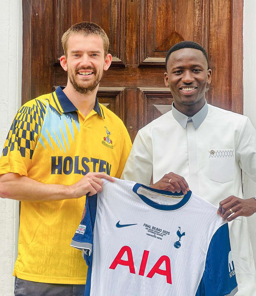 Ce mardi, j’ai eu l’honneur d’être reçu à l’Ambassade du Royaume-Uni au Sénégal. Des échanges riches et prometteurs autour des actions de la Fondation PMS, avec un intérêt partagé pour de futures collaborations en faveur de la jeunesse, de l’éducation et du développement local.