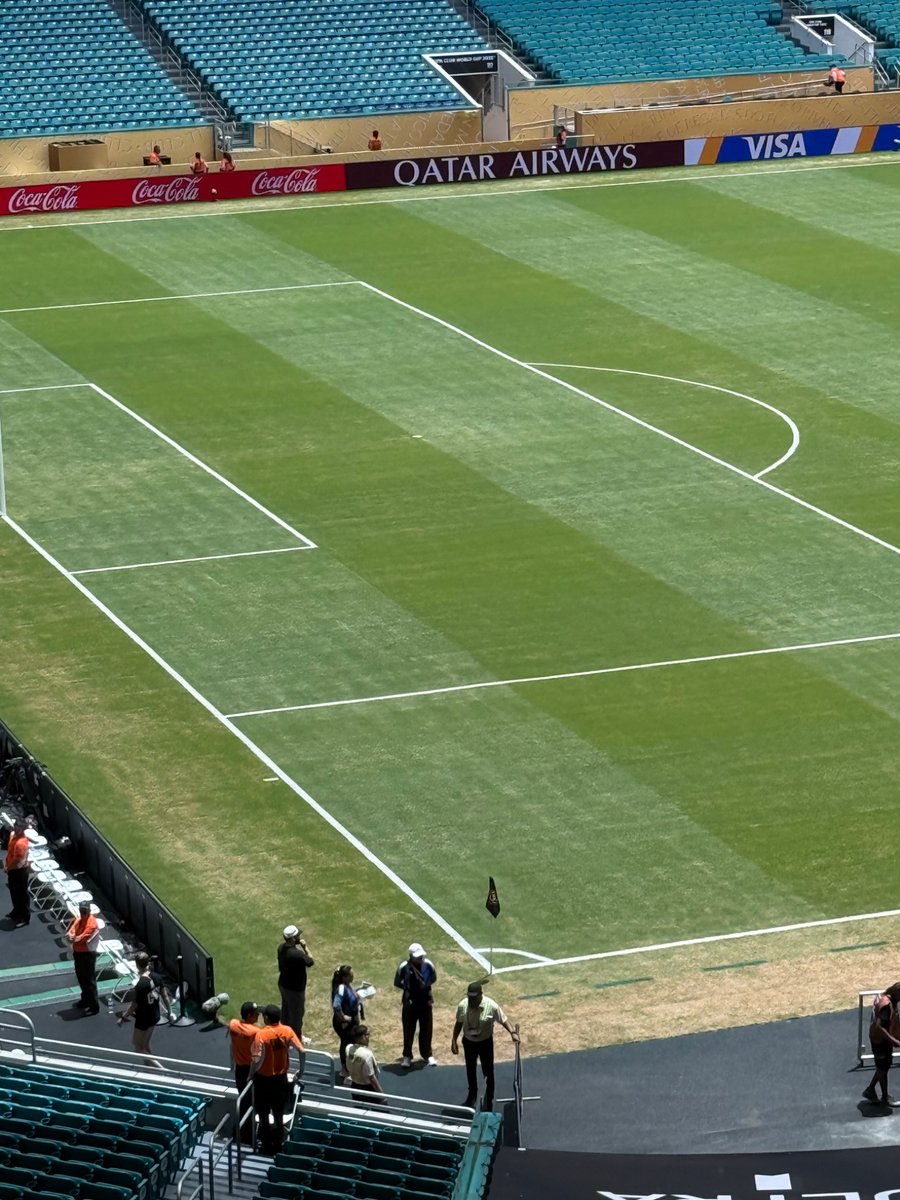 andresjm3_'s tweet photo. The field at Hard Rock Stadium in Miami looks dry ahead of #RealMadridJuve in the #ClubWorldCup #ClubWorldCup2025 https://t.co/EzzB7KNpH4