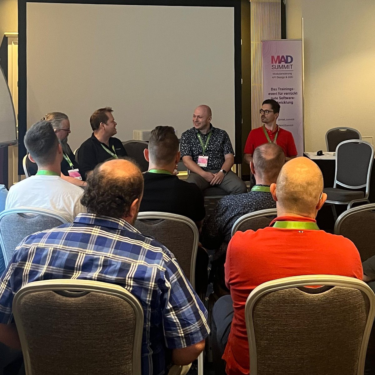 Get-Together 2.0: Drinks und KI mit Gabriel Winkler &amp;  <a href="/ArneLimburg/">Arne Limburg </a> in lockerer Runde 🍷💬

Genießt den Abend! #MADSummit