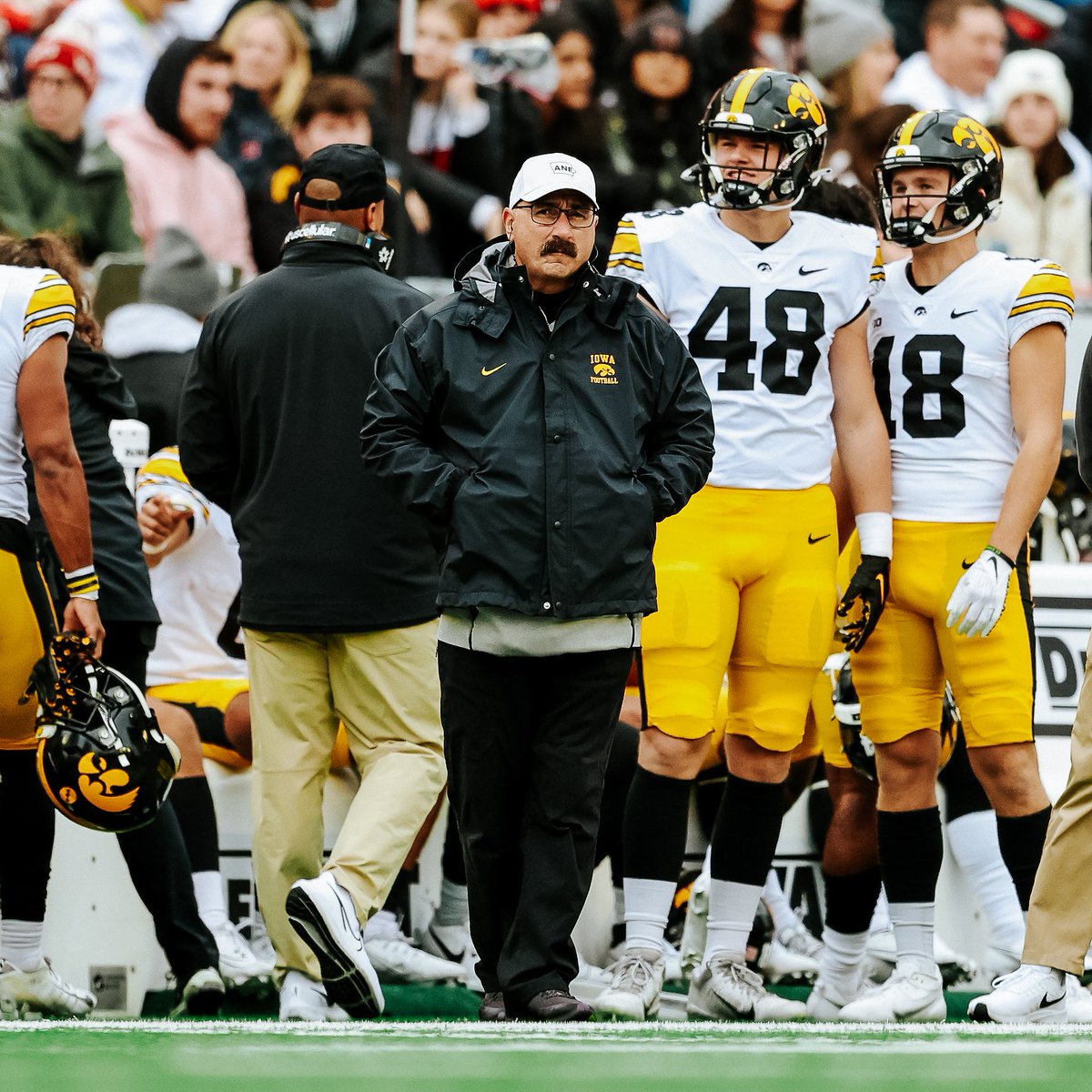 HawkeyeFBNotes's tweet image. Thank you, Paul.
Federici announces his retirement after 21 years of service with Iowa Football.
» hawkeyesports.com/news/2025/7/1/…
#Hawkeyes