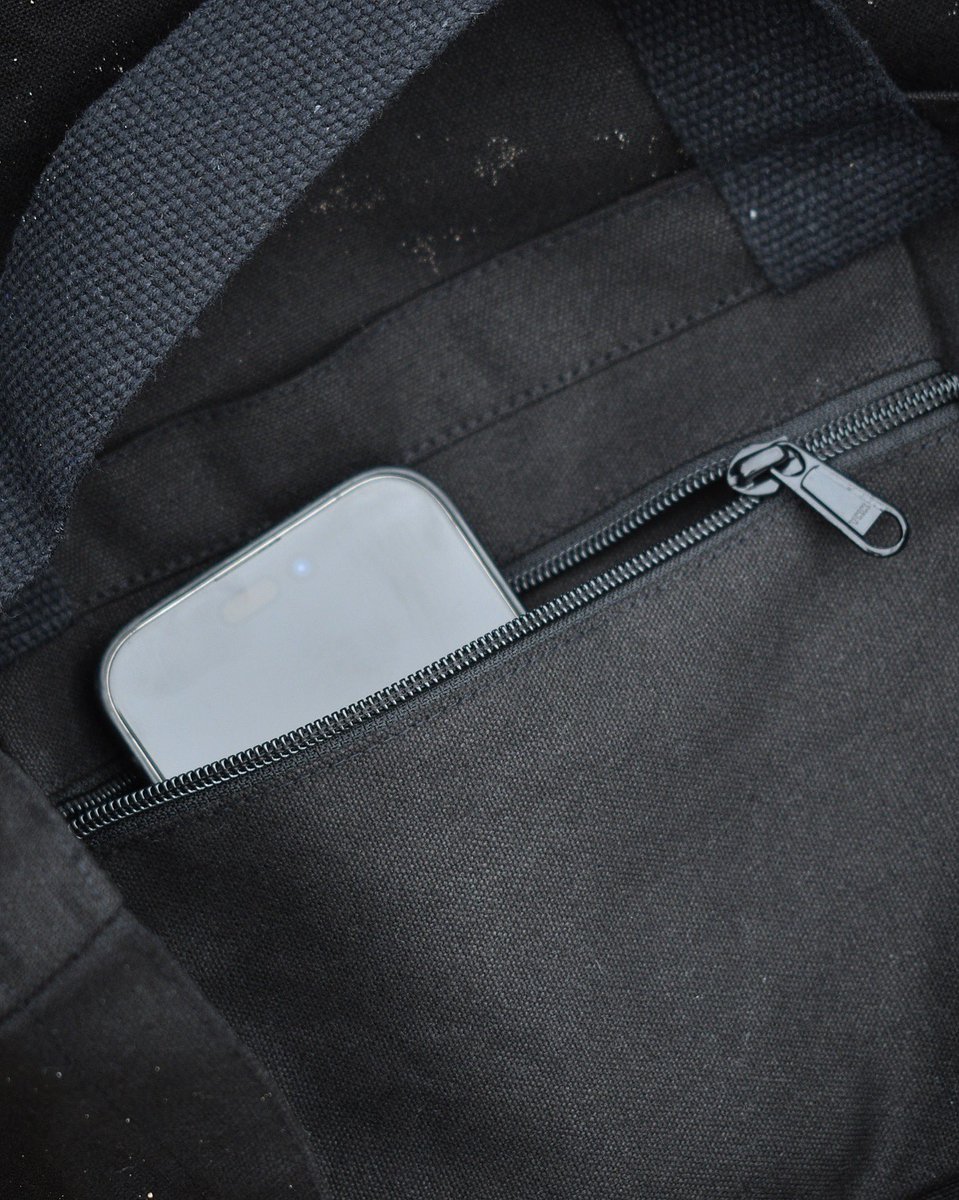 The Edwin Tote Bag Shopper is holiday ready! Perfect for the beach towels or trips to the supermarket and comes with a zipped inner pocket to keep the valuables safe. Available now!

atticclothing.com