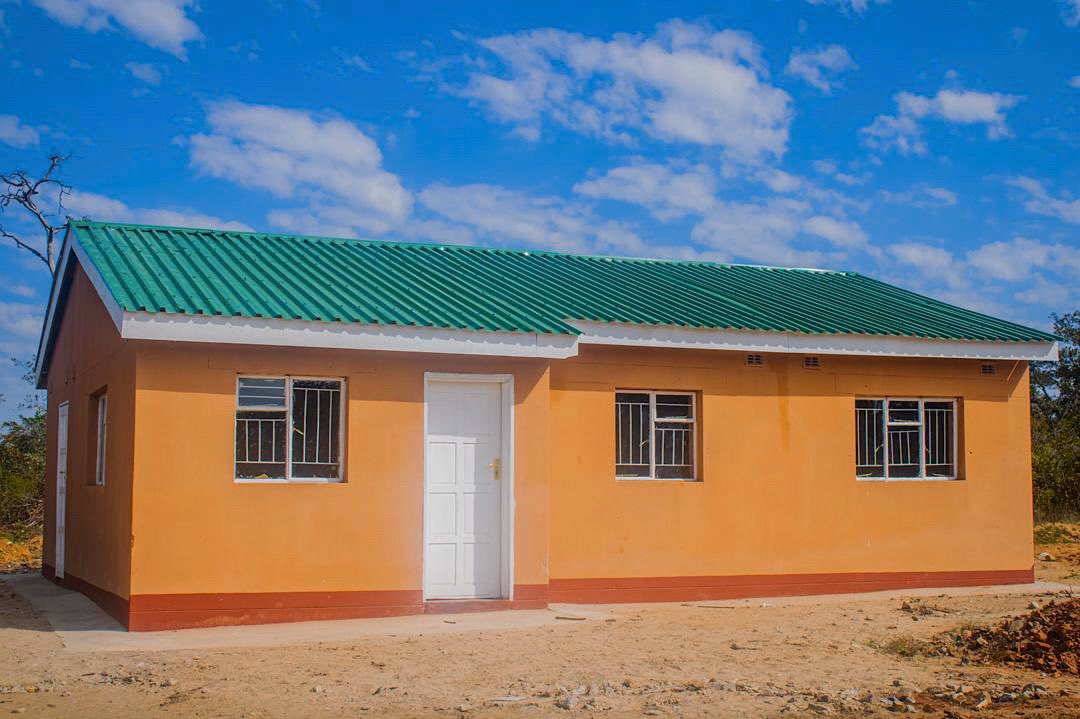 NhakaFoundation's tweet photo. Supporting teachers means supporting the next generation! By providing housing to accompany new classroom blocks, we can help ensure teachers have safe, simplified accessibility to rural schools and their students.

#nhakafoundation #leavingalastinglegacy https://t.co/2eDg1btjFO