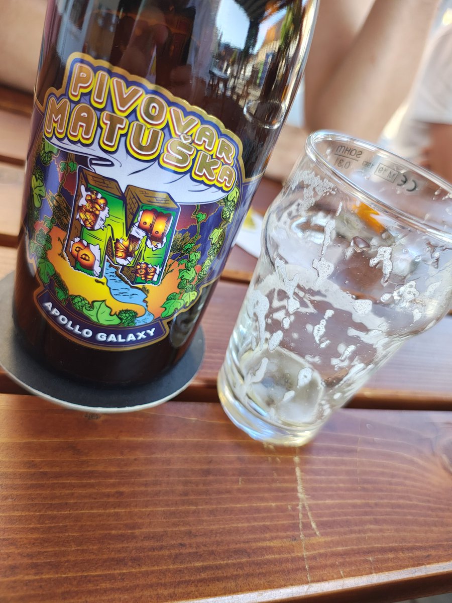 Říkali: „Než začneš jíst, vyfoť si to.“
Ale o pivu mi nikdo nic neřekl.
PaleAle 13°#matuska 

#pivo