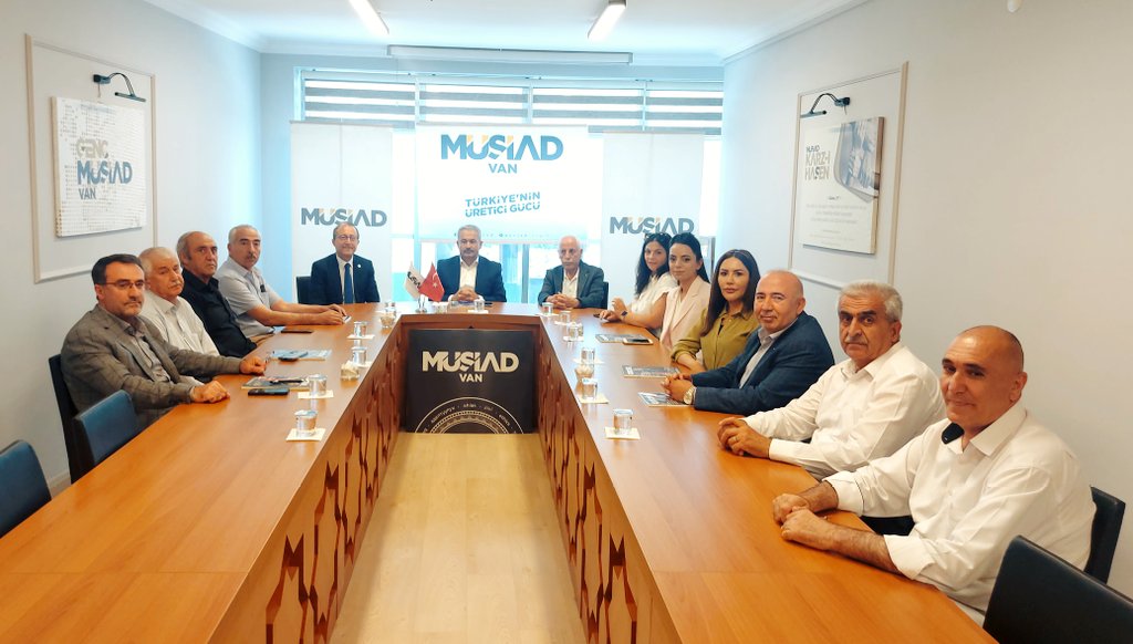 MÜSİAD Van (@musiadvan) on Twitter photo Ak parti Van İl başkan vekili Halis BAYRAMOĞLU ve beraberindeki heyet derneğimizi ziyaret ettiler. Yeni yönetim kurulana hayırlı olsun ziyaretinde bulundular. Nazik ziyaretlerinden dolayı kendilerine çok teşekkür ederiz. <a href="/BurhanOzdemirTR/">Burhan Özdemir</a> <a href="/aaras65/">Abdullah Aras</a> <a href="/MUSIAD/">MÜSİAD</a> <a href="/AK_PartiVan/">AK Parti Van</a> Ak parti Van İl başkan vekili Halis BAYRAMOĞLU ve beraberindeki heyet derneğimizi ziyaret ettiler. Yeni yönetim kurulana hayırlı olsun ziyaretinde bulundular. Nazik ziyaretlerinden dolayı kendilerine çok teşekkür ederiz. <a href="/BurhanOzdemirTR/">Burhan Özdemir</a> <a href="/aaras65/">Abdullah Aras</a> <a href="/MUSIAD/">MÜSİAD</a> <a href="/AK_PartiVan/">AK Parti Van</a>