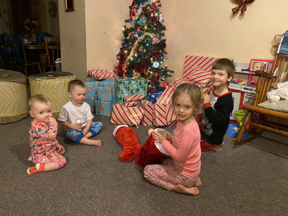 ZacharySmithPGH's tweet image. YINZ know what time it is! 7/1 is the official launch of Year 8 of Rockin Around the 412! Since being launched, we’ve provided Christmas to 177 kids in the 724 & 412 areas via local families and the East Rochester Salvation Army Angel Tree 🎄🎅🏼 ♥️💚
gofund.me/80b2be34