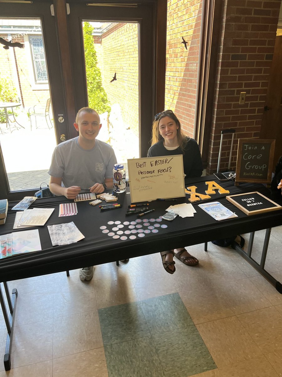 HillelIntl's tweet image. In a divided world, students at @HillelatKSU are building bridges. Through interfaith programs like Unity Dinner & Faith Fest, they’re creating spaces of trust, dialogue & shared humanity. 🕊️
Want to read more about it? Click here: ow.ly/jmcT50WjcSH