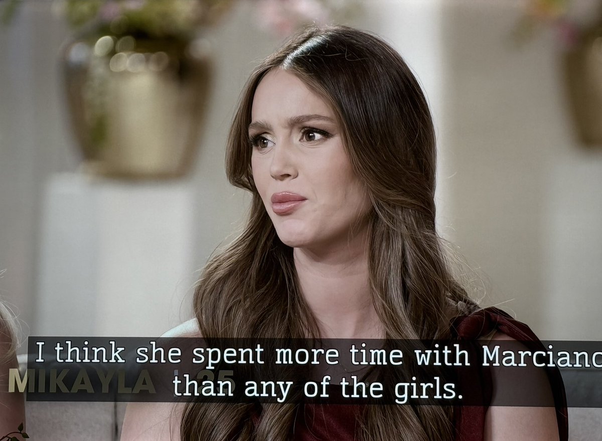 bad_n_bougie's tweet image. Makayla is so wicked, even her negativity is eating her looks up episode #SecretLivesOfMormonWives #SWML #mormonwiveshulu