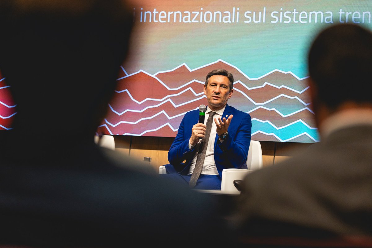 Si è aperto oggi il Trentino Economic Forum: due giornate di confronto tra politica, istituzioni, mondo delle imprese e della ricerca trentini. 
L'obiettivo è farsi trovare preparati di fronte ai cambiamenti geopolitici, sociali ed economici in atto.
ℹ️ tinyurl.com/TEF-25