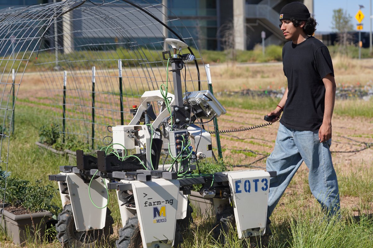 ucmerced's tweet image. Ag-tech has always been part of UC Merced, but now it’s leading the way. At the Smart Farm, students turn ideas into real solutions for one of the world’s top growing regions, a living classroom for the future. 🔗 ucm.edu/ha0x7r
