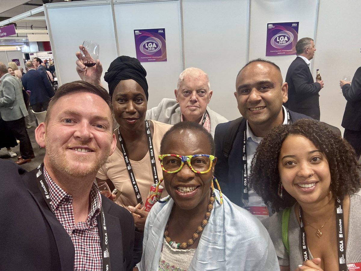 Dan Thorpe (@danlthorpe) on Twitter photo Up in Liverpool for #LGAConf25 and nice to see a few familiar faces from <a href="/Royal_Greenwich/">Royal Borough of Greenwich</a> in town & catch up on all their news! Up in Liverpool for #LGAConf25 and nice to see a few familiar faces from <a href="/Royal_Greenwich/">Royal Borough of Greenwich</a> in town & catch up on all their news!