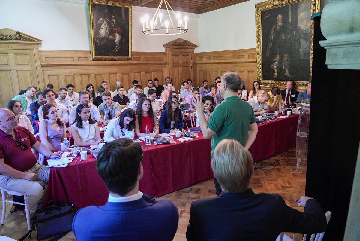 europeanreform's tweet image. “National Identity and Conservatism,” offered a look at the history of #nation states and the philosophy of #patriotism.
Thanks to our speakers
@quintanapaz
@jtworr and
@RGTyler
for guiding us through this timely reflection.