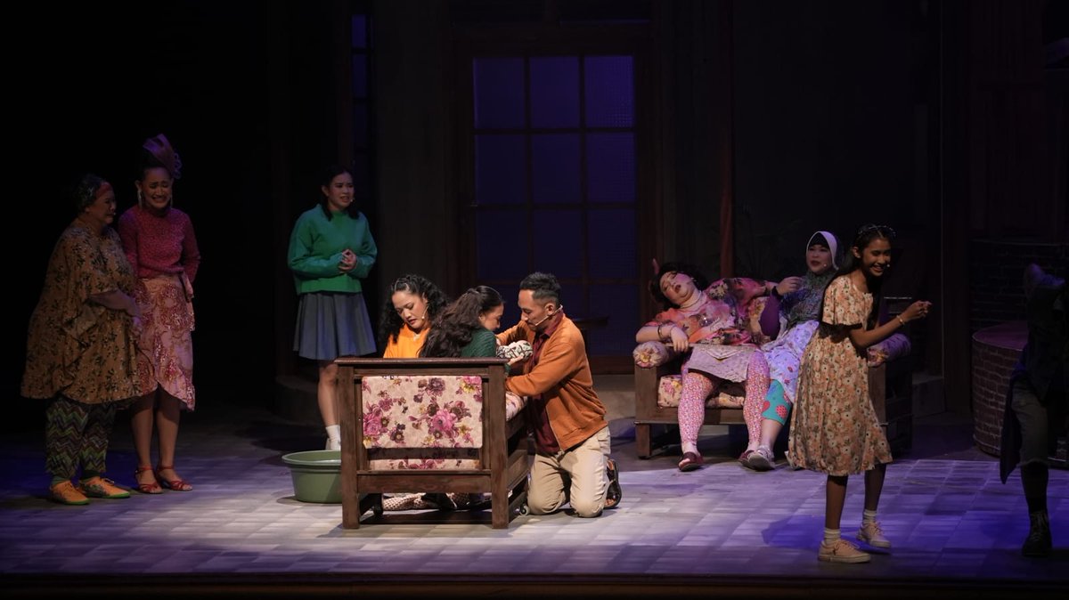 Perasaan dibikin campur aduk. Abis seneng, sedih, terharu, ketawa, nangis. Bener-bener deh ya Musikal Keluarga Cemara ini. Serunya gak ketolongan!