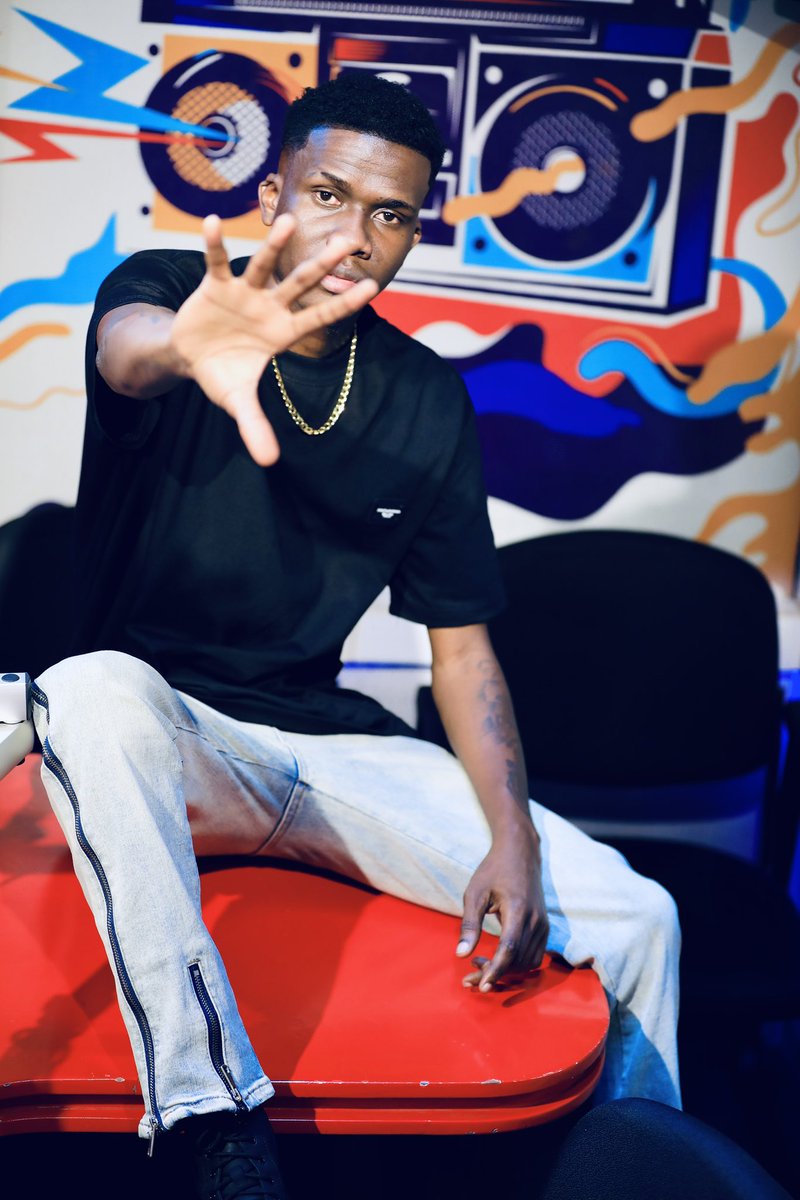deejayluidee's tweet image. Tracy Melon is what she thinks she is 🙌🏾
#OgendaKukilaba🔥 #MixAt8