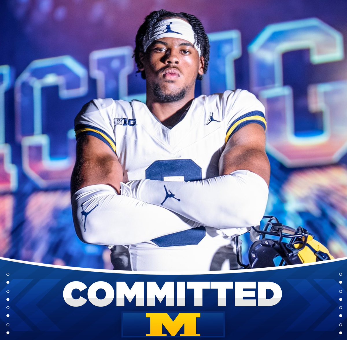 uofmcoverage's tweet image. BREAKING: 2026 4⭐️ EDGE Julian Walker has committed to Michigan!
The 6’6 230 pound prospect from Irmo, SC chose the #Wolverines over South Carolina, USC, Auburn and 10+ others #GoBlue
