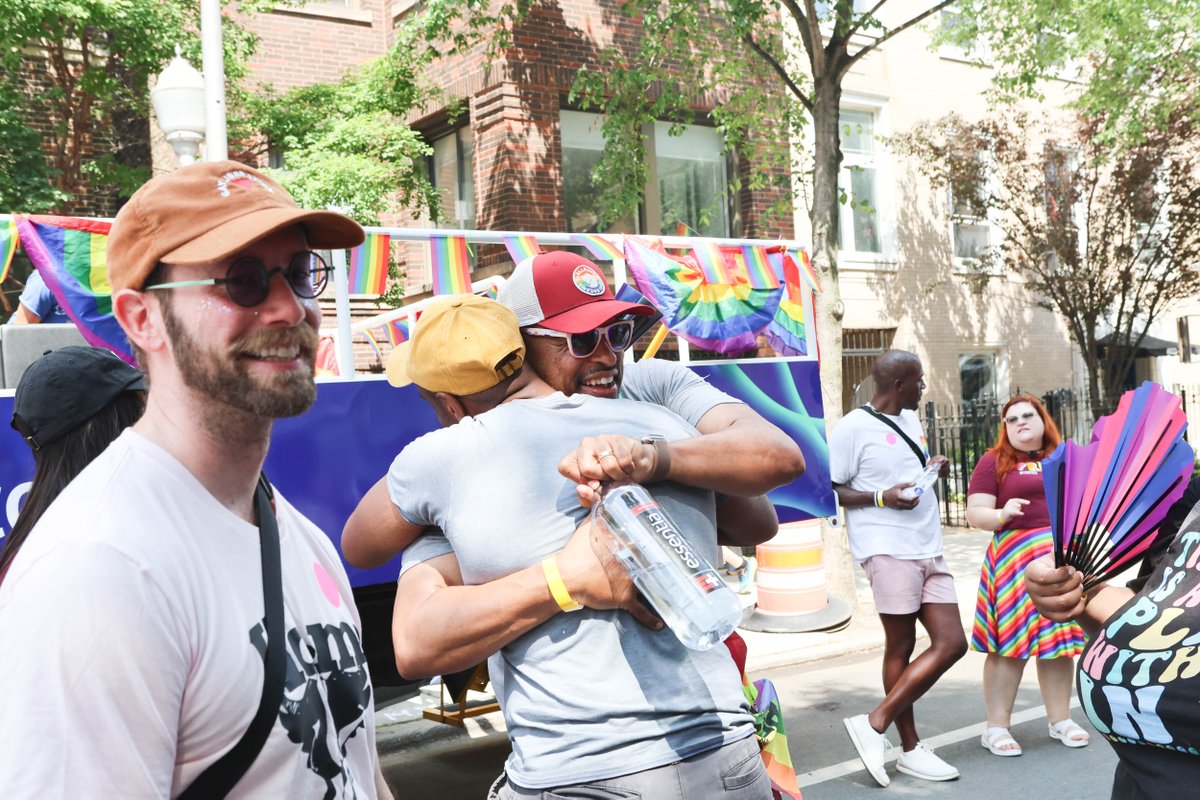 UChicagoMed's tweet image. The UChicago community, including members of the Biological Sciences Division and Medicine, showed up to celebrate at the Pride Parade Sunday in Chicago.