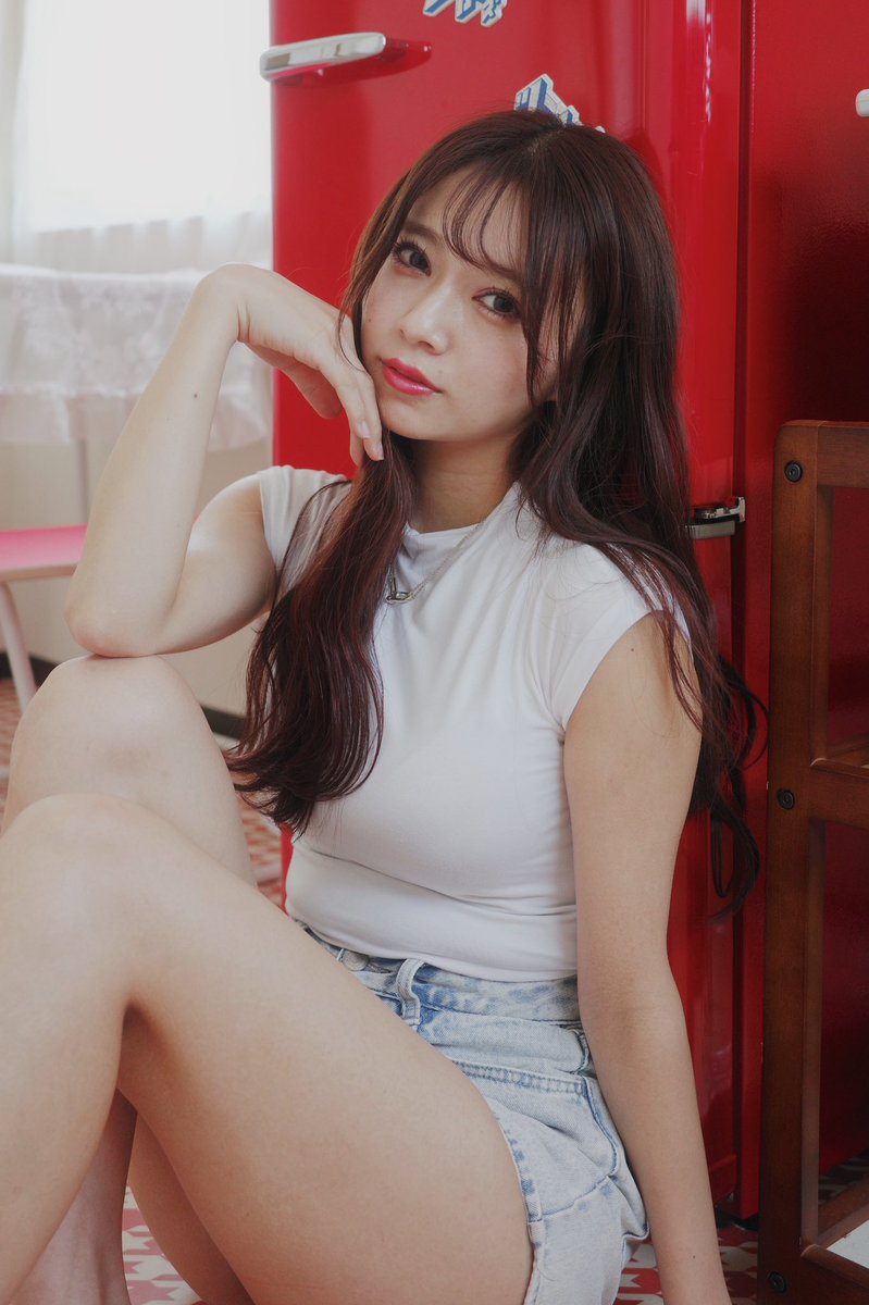 2025.07.02 水曜日､晴れ🌤️
おはようございます🐕‍🦺

忙しい中ではありますが､本日も三連投稿に挑戦してみます😊

------------------------------ 
⬇️本日の投稿❶

レトロスタジオ企画

Model.
宮本 はな さん
<a href="/HANA_MYMT2019/">宮本 はな🍀</a> (X)
hana.mymt (Instagram)

RICOH GRIIIx
JPG Standard.
VSCO App. Color