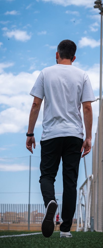 JaviPandiani's tweet image. Vamos a por la 25/26. ⚽️🔜
#futbol #coach #temporada #restarting