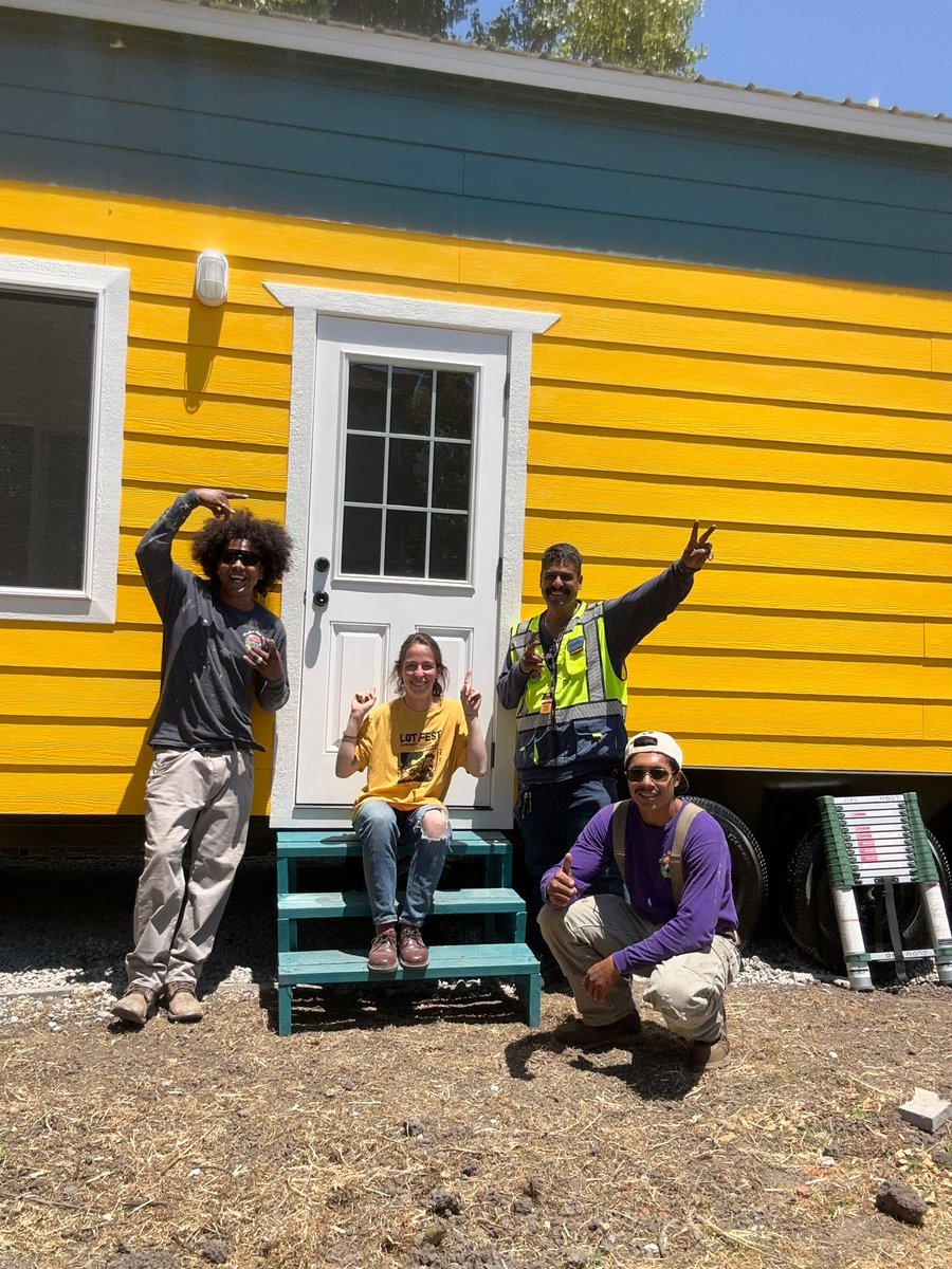 PTH_official1's tweet image. We had another successful delivery yesterday! This vibrant 30ft Bay Cottage was delivered to a customer in Oakland, CA🤩
-
Did you know the city of Oakland allows RV-certified tiny homes on wheels?
#tinyhomeliving #tinyhomecommunity #tinyhomedesign #tinyhomeideas #tinyhometour