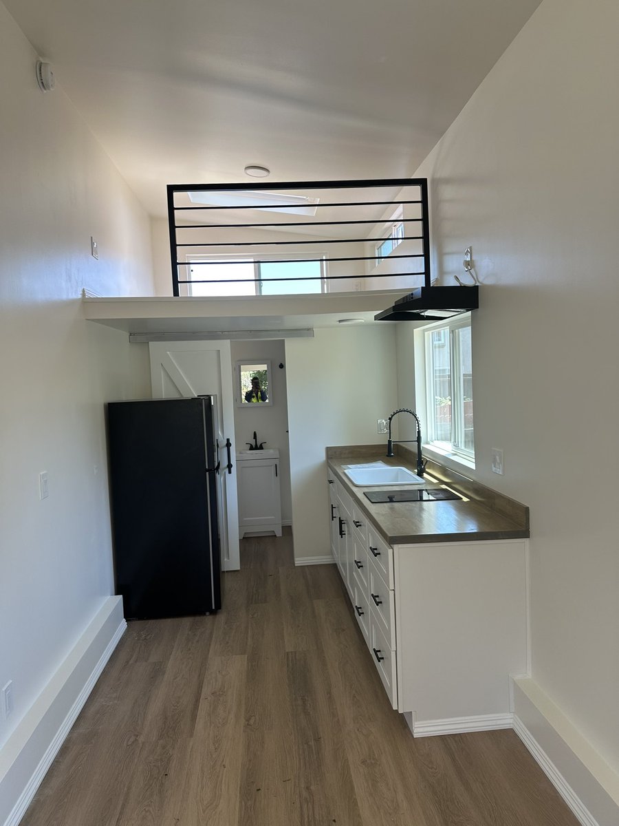 PTH_official1's tweet image. We had another successful delivery yesterday! This vibrant 30ft Bay Cottage was delivered to a customer in Oakland, CA🤩
-
Did you know the city of Oakland allows RV-certified tiny homes on wheels?
#tinyhomeliving #tinyhomecommunity #tinyhomedesign #tinyhomeideas #tinyhometour
