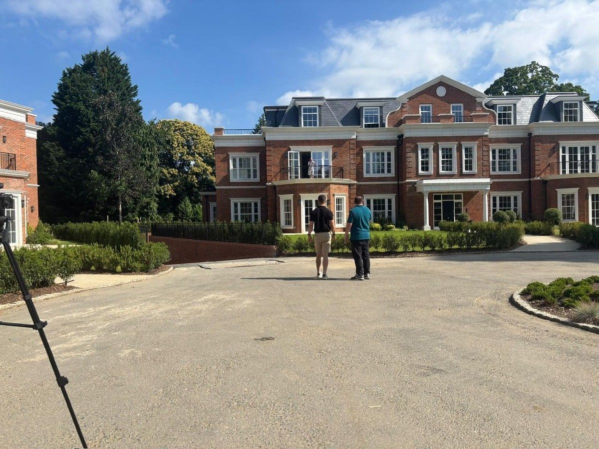 Yesterday, our designer, Luke, was in front of the lens at Chouldry Place in Ascot. We have designed and installed sliding sash windows, Ecoline bifolding doors, Air Mod French doors, and four roof lanterns in eighteen luxurious apartments. 

Stay tuned for the project launch