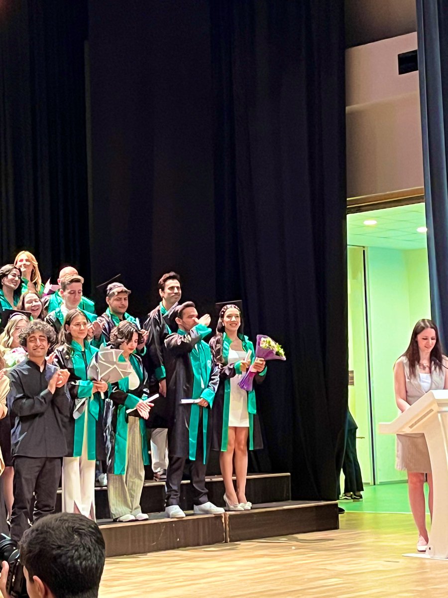 Bu kız bugün mezun oldu🎓🤭