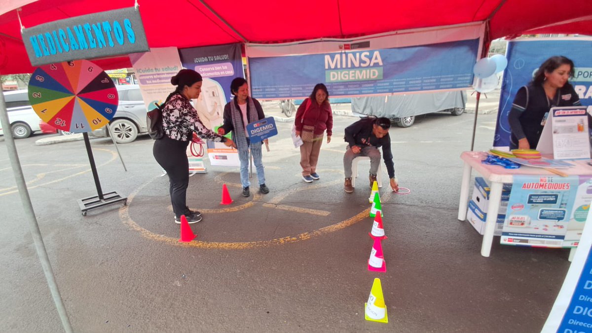 #NoTeAutomediques | El Minsa, a través de Digemid, informa a la población del distrito de Mi Perú, en Callao, sobre la importancia del uso adecuado y seguro de medicamentos para la recuperación de la salud, en el marco de la feria por la Semana del uso racional de medicamentos.
