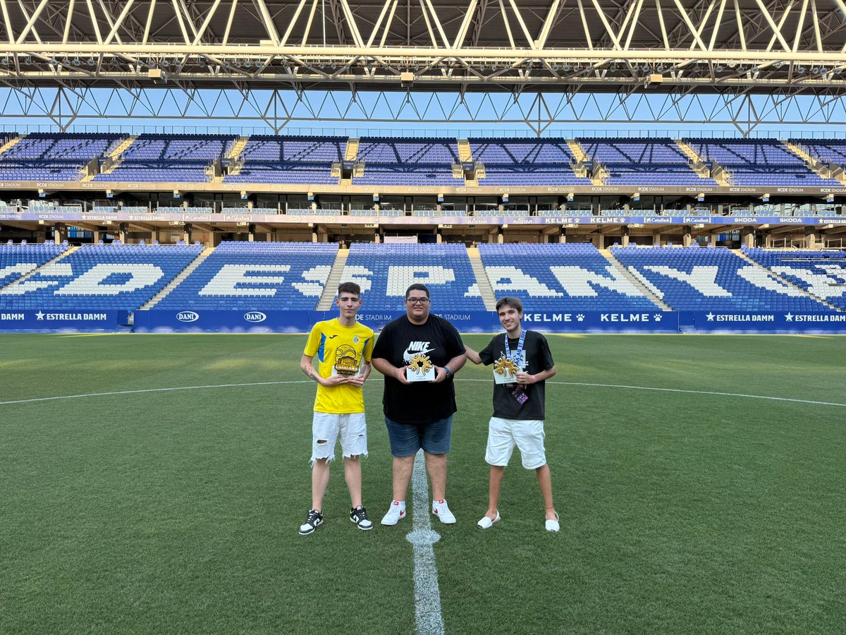 Fusyon (@fusyonec) on Twitter photo Sábado de CAMPEONES de CATALUÑA by <a href="/UFECcat/">Unió de Federacions Esportives de Catalunya</a> 🔥
x1 🥇 <a href="/AdYK1_/">FSN AdYK1_</a>
x1 🥉 <a href="/Joseteee_03/">Josete</a>
x1 🥇 <a href="/ANelu34/">FSN|NELU</a> (ranking PS4)
Nos consolidamos como el mejor club de Cataluña de EA FC 25 ⚽ Sábado de CAMPEONES de CATALUÑA by <a href="/UFECcat/">Unió de Federacions Esportives de Catalunya</a> 🔥
x1 🥇 <a href="/AdYK1_/">FSN AdYK1_</a>
x1 🥉 <a href="/Joseteee_03/">Josete</a>
x1 🥇 <a href="/ANelu34/">FSN|NELU</a> (ranking PS4)
Nos consolidamos como el mejor club de Cataluña de EA FC 25 ⚽