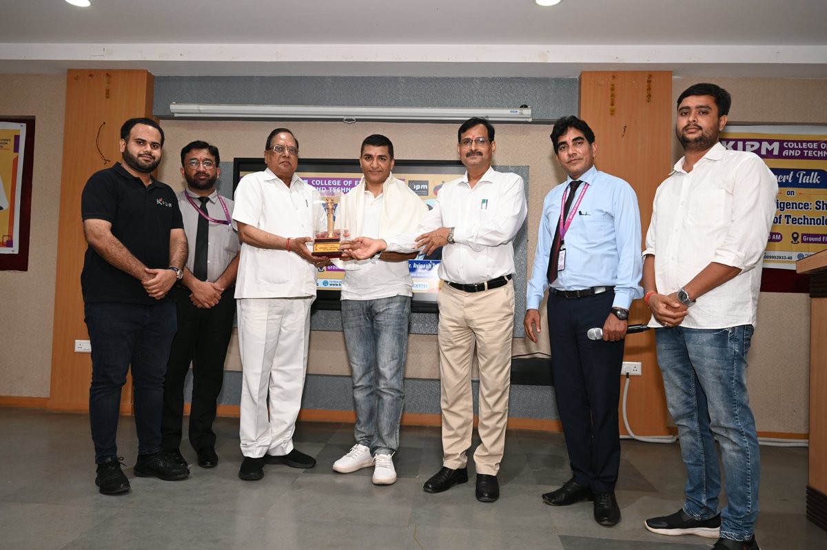 kipmcet751's tweet photo. Today, we were honored to host Mr. Avinash Tripathi, Vice President - Analytics, University of Phoenix, USA, who delivered an engaging and insightful session on the topic:
📷 “Artificial Intelligence: Shaping the Future of Technology” https://t.co/wXVPxXqGKK
