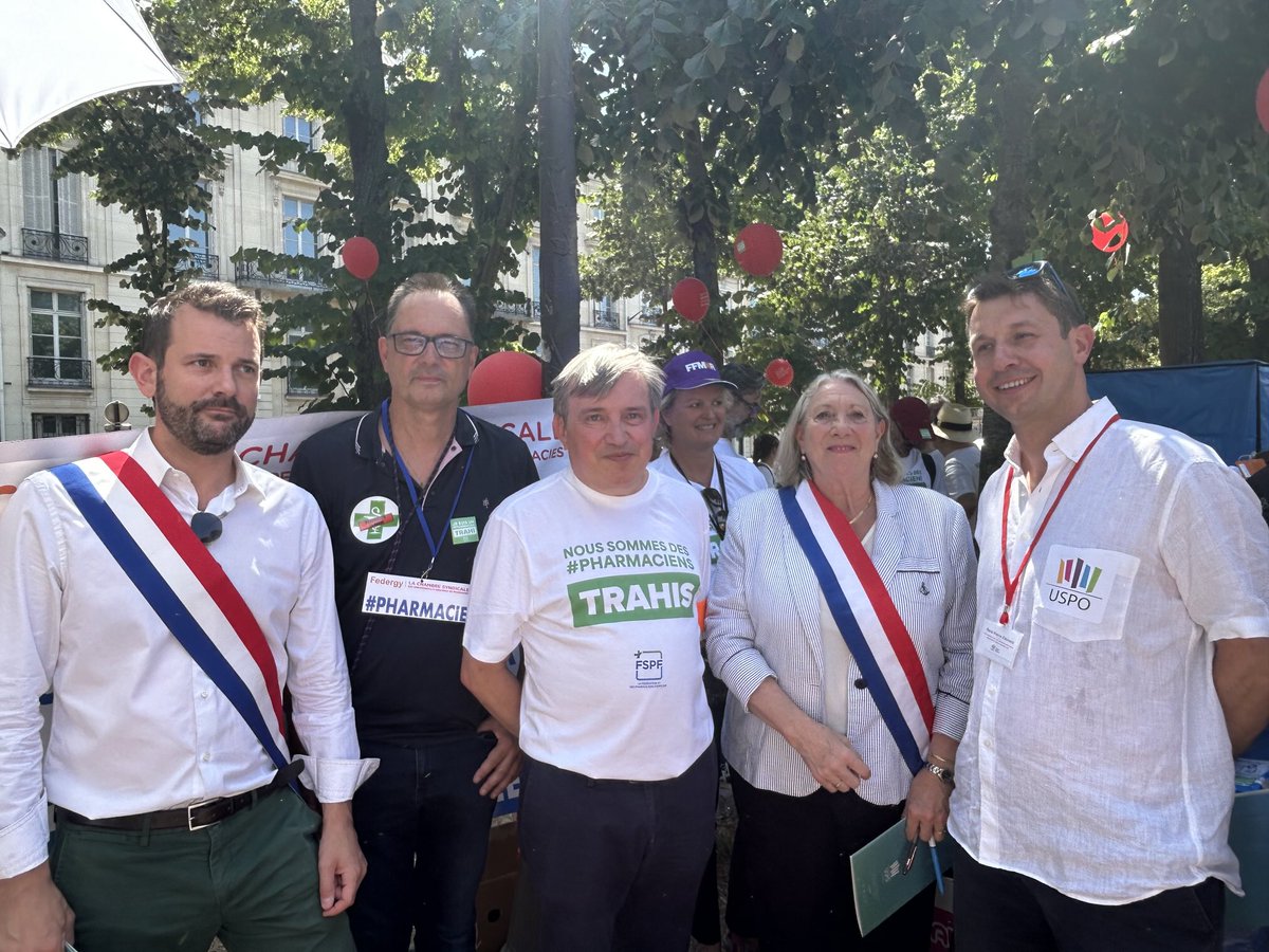 Joëlle Mélin (@joellemelinrn) on Twitter photo Soutien total aux pharmaciens, aux kinésithérapeutes, aux sage-femmes et spécialistes qui se voient, une fois de plus, amputés d’une partie de leurs revenus par le gouvernement Quel salarié du public et du privé supporterait cela ? <a href="/RNational_off/">Rassemblement National</a> <a href="/MLP_officiel/">Marine Le Pen</a> Soutien total aux pharmaciens, aux kinésithérapeutes, aux sage-femmes et spécialistes qui se voient, une fois de plus, amputés d’une partie de leurs revenus par le gouvernement Quel salarié du public et du privé supporterait cela ? <a href="/RNational_off/">Rassemblement National</a> <a href="/MLP_officiel/">Marine Le Pen</a>