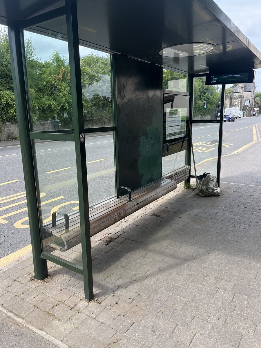 Back at it 💪🏻 

Twerton bridge bus stop near Bath clean up and weeding done 🌞

<a href="/bathnes/">Bath & North East Somerset Council</a>