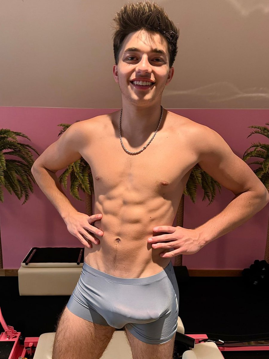 Reply “hi” if you want my nudyz in your DMs