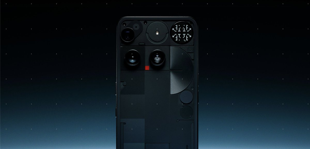 theDopetech's tweet photo. Nothing Phone (3) Pricing 💸
📱 256GB: $799 / €799 / £799
📱 512GB: $899 / €899 / £899
Worth it or nah? 🤔
#NothingPhone3 #NothingEvent @nothing https://t.co/3lK2Fc6oBH