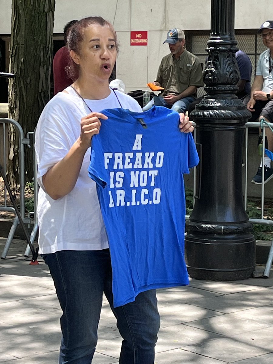 Outside federal courthouse during #diddytrial deliberations ⁦<a href="/1010WINS/">1010 WINS on 92.3 FM</a>⁩