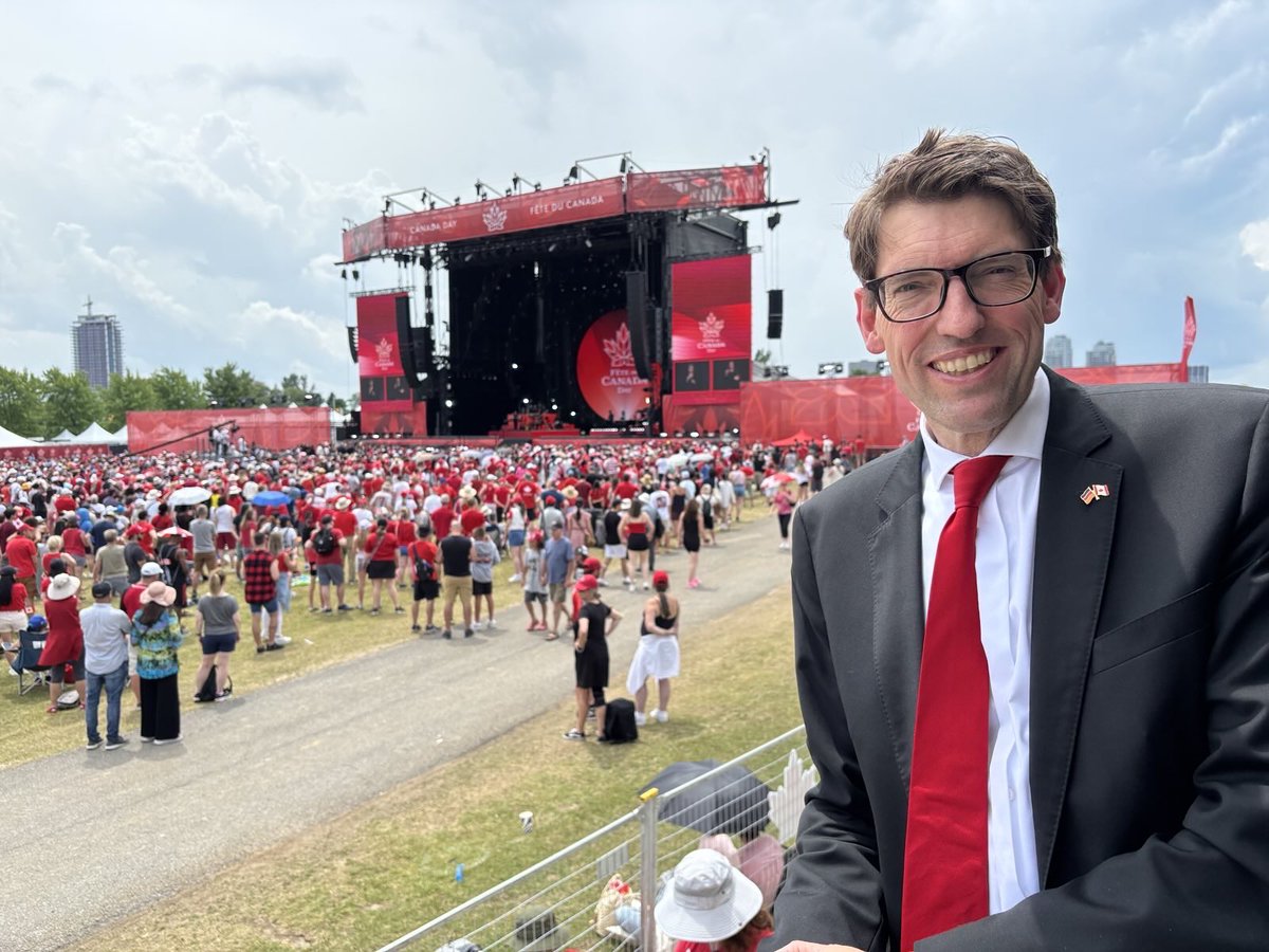 Happy 158th Canada Day - Bonne 158e fête du Canada! 🇨🇦This is a day to look back and be proud of what Canadians have achieved. And a day to remind ourselves of the importance of unity - and to look forward to the future. 🇩🇪 will be happy to remain your partner and ally!