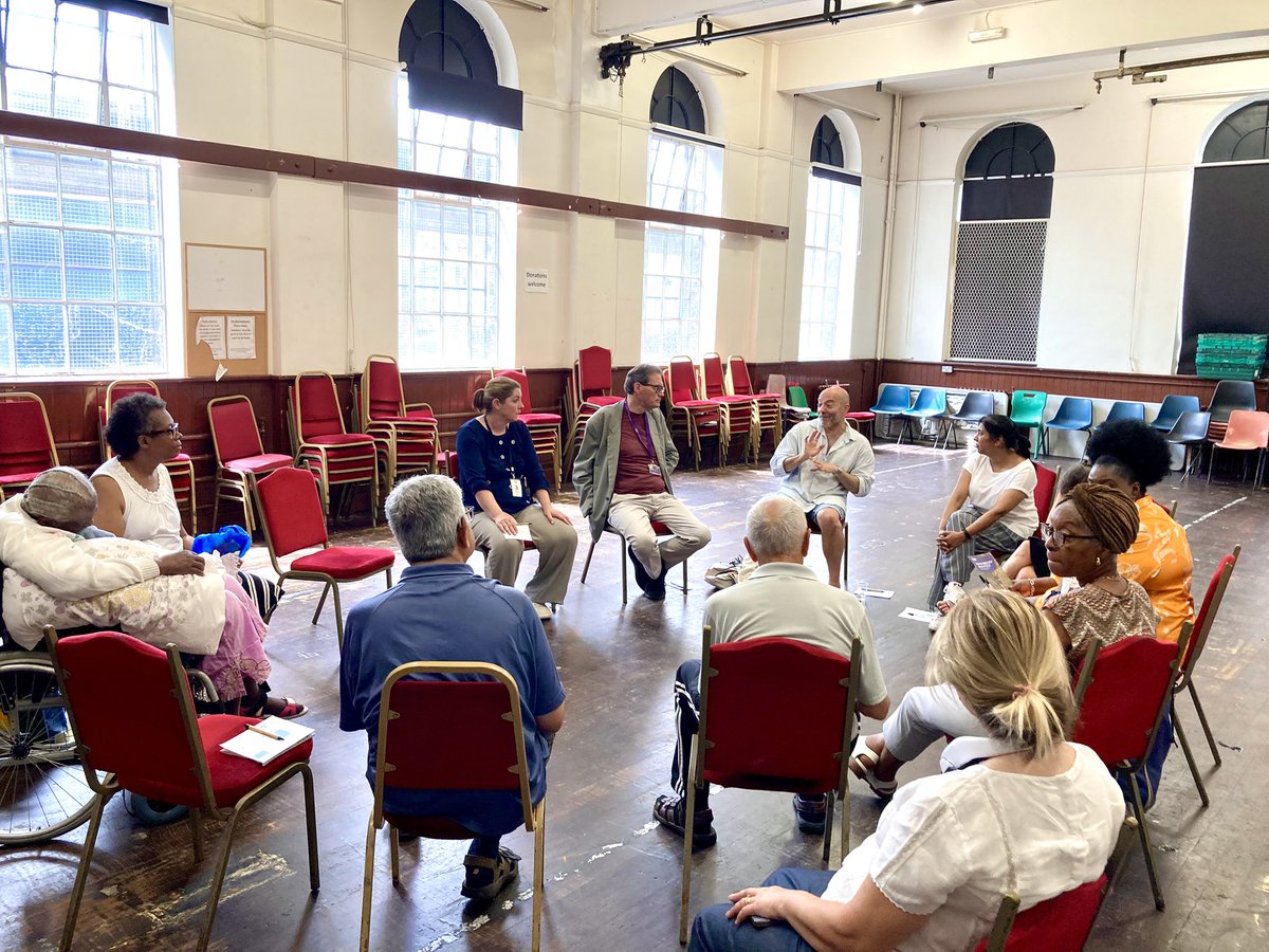 Nathan_Hartley_'s tweet image. Braving the heat 🥵 🌞
Running a communication’s workshop in central London today. Helping businesses and charities to be ‘better connected’ with their local communities 📝 📱
#Workshop #Communications