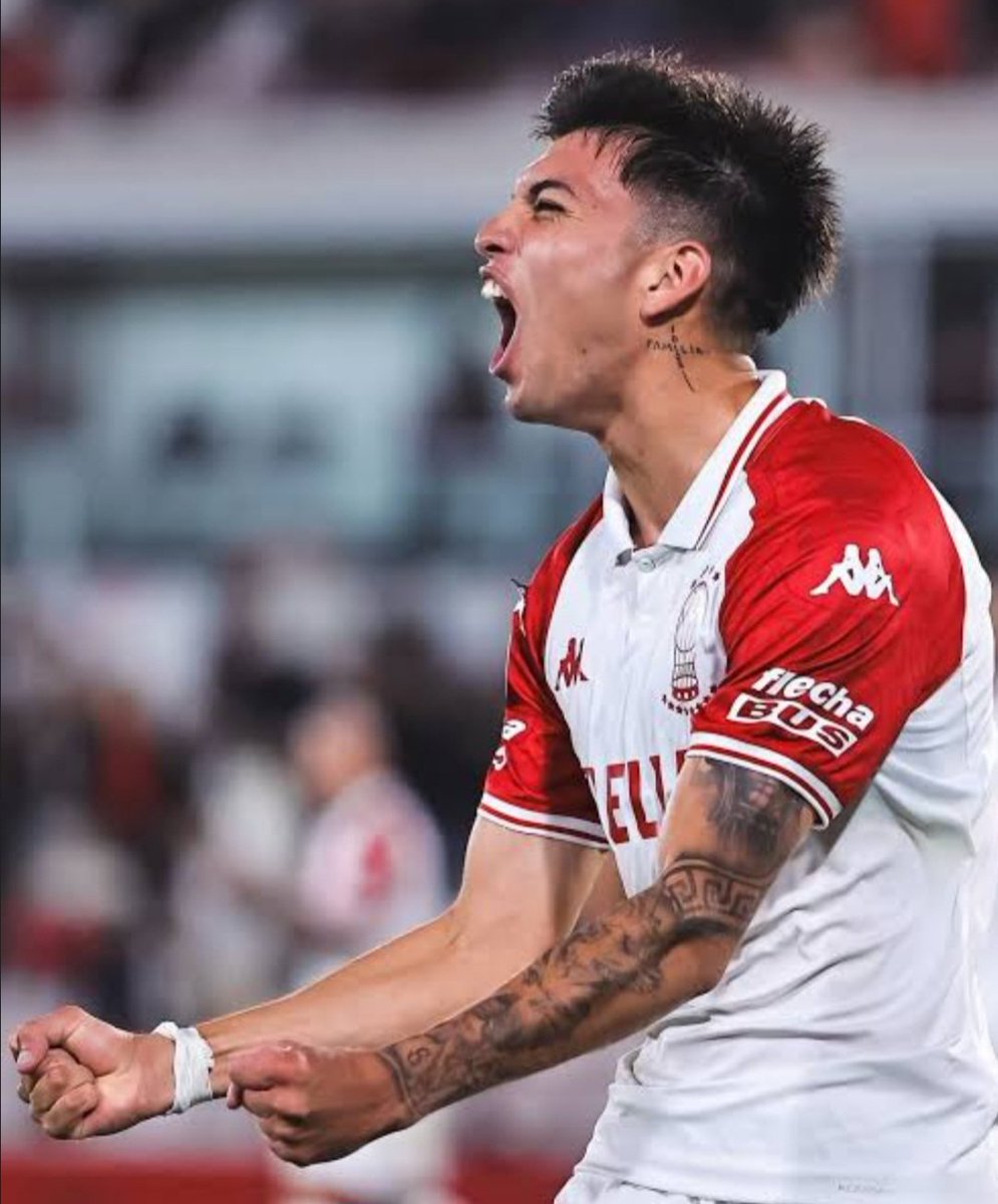 Leonel Perez

Arjantin ligi takımlardan Huracanlı genç yetenek defansif yönü ağır basan ön libero skor katkısı yönünden pek becerikli değil fakat alan kontrolü ve teknik pas becerisine sahip agresif bir oyuncu potansiyeli göz dolduruyor.