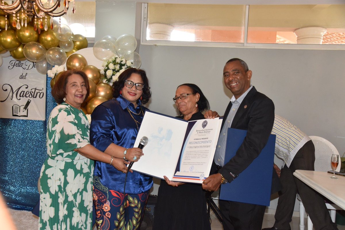 UASD Recinto Barahona agasaja a maestros uasdbarahona.com/2025/06/uasd-r…