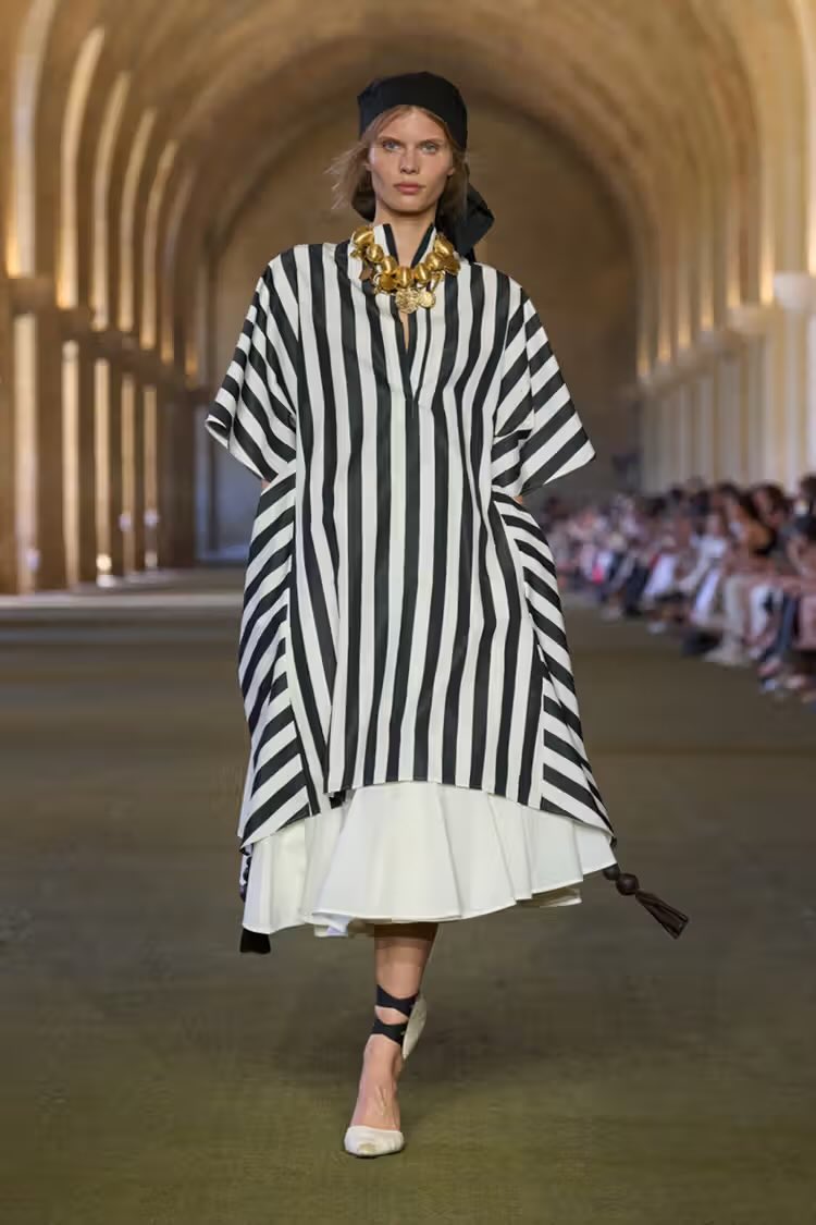databydesigner's tweet photo. #Jacquemus gets personal with #SS26 #LePaysan #runway show. https://t.co/khpkJ0459i