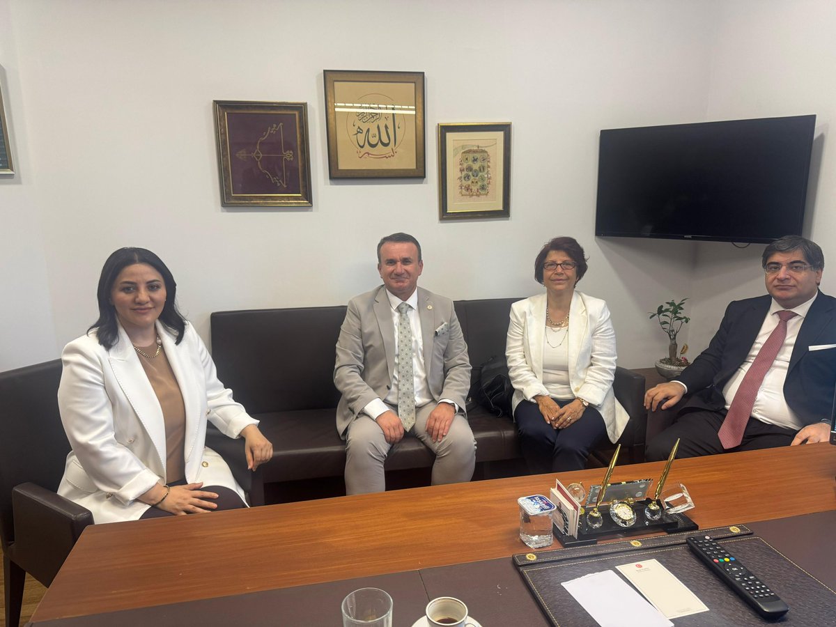 T.B.M.M.Adalet  Komisyonu Üyesi ve İstanbul milletvekili Sayın Şengül Karslı’ ya , Adalet Bakanlığı Hukuk İşleri Genel Müdür Sayın Hakan Öztatar ile birlikte Turamep Başkanı Sayın Harun Uyanıkoğlu ve Yönetim Kurulu Üyesi Selda Kutlay ziyarette bulunmuşlardır.